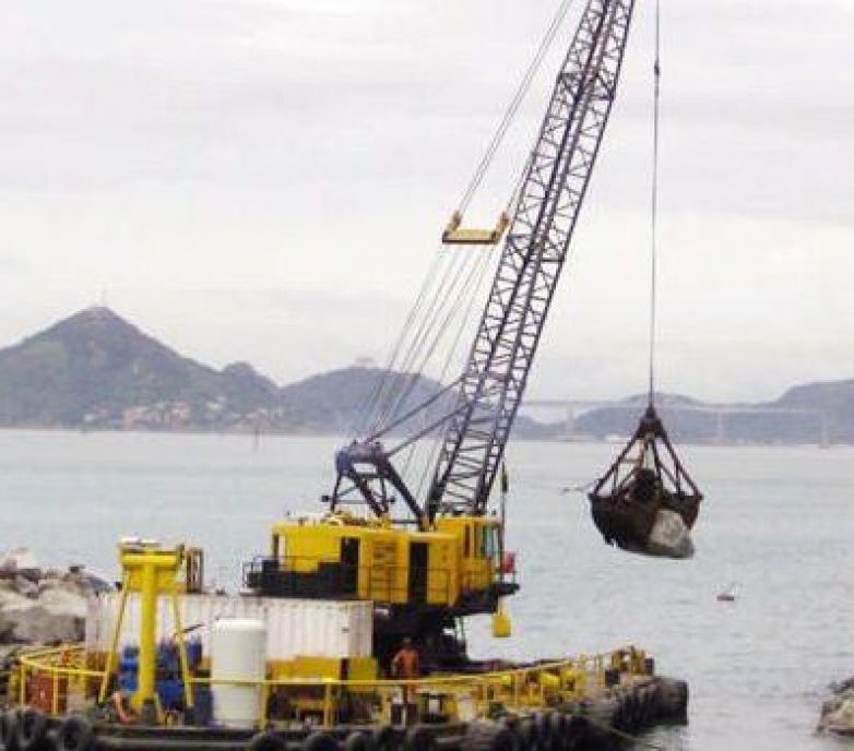 Diseño de rehabilitación para blindaje de rompeolas en Puerto de Tubarao